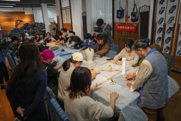 乐道拾遗 匠心筑遗 2024“放松去 乐享会 人文游” 之非遗寻迹研学活动圆满落幕(图3) 乐道拾遗 匠心筑遗 2024“放松去 乐享会 人文游” 之非遗寻迹研学活动圆满落幕(图3)