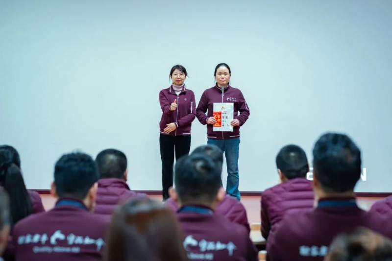 匠心铸就品质,技能成就未来——第三届酣客君丰杯职工技能大赛圆满落幕(图4) 匠心铸就品质,技能成就未来——第三届酣客君丰杯职工技能大赛圆满落幕(图4)